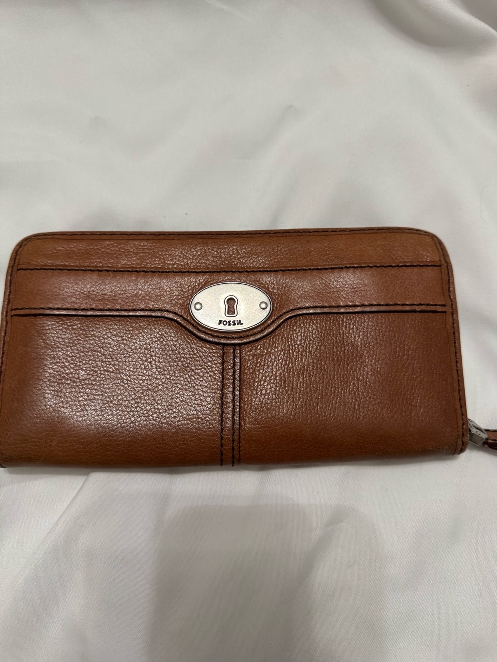 Fossil Cognac Pebbled Leather Zip Wallet with Keyhole Plaque